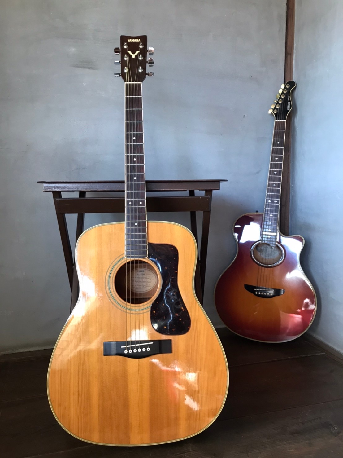 新しいギターが3本入りました。