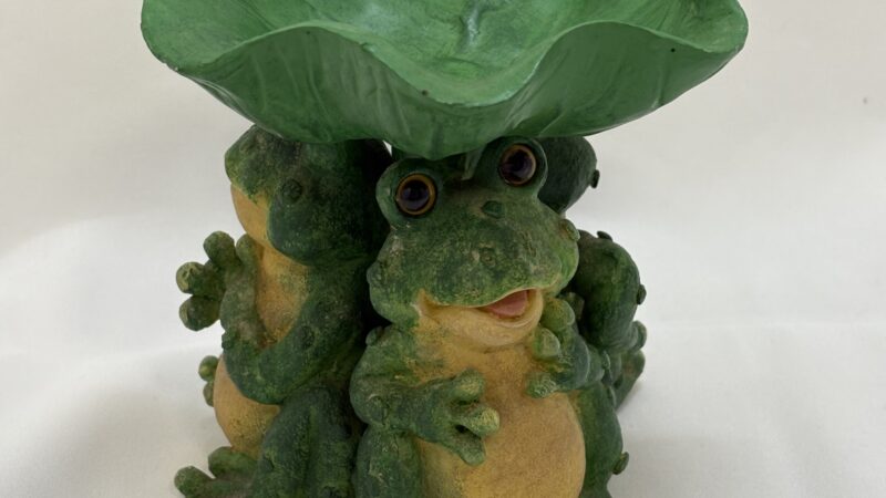 カエル　置物　ポルトガル製　ガーデニング　フィーダー